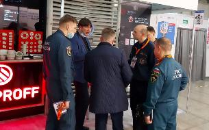 Делегация ДНПР МЧС России посетила стенд компании «Поток FIREPROFF»
